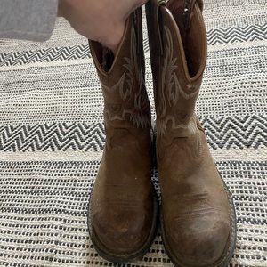 Steel toe ariat boot
